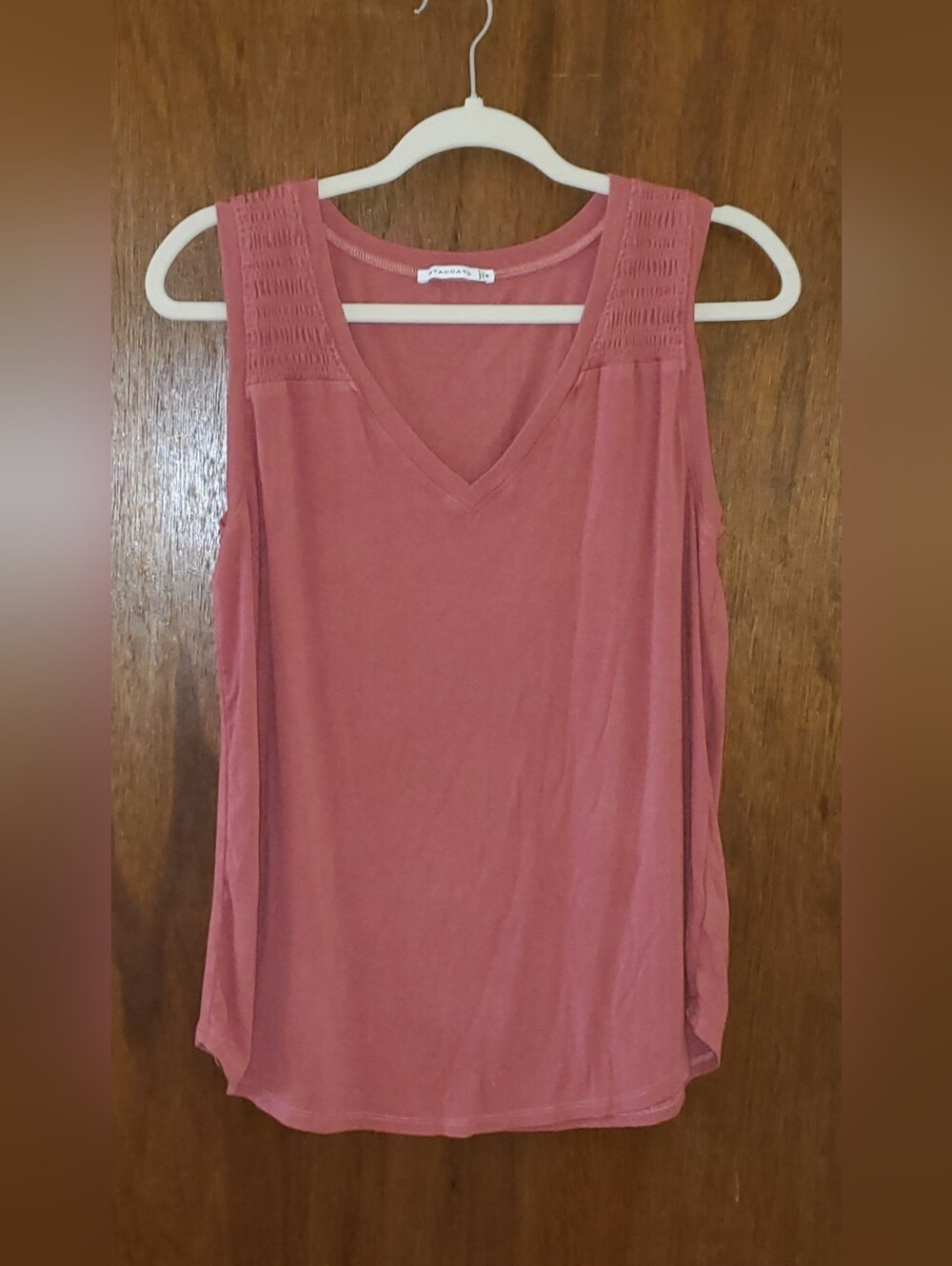 Staccato V-Neck Sleeveless Top Sz Medium